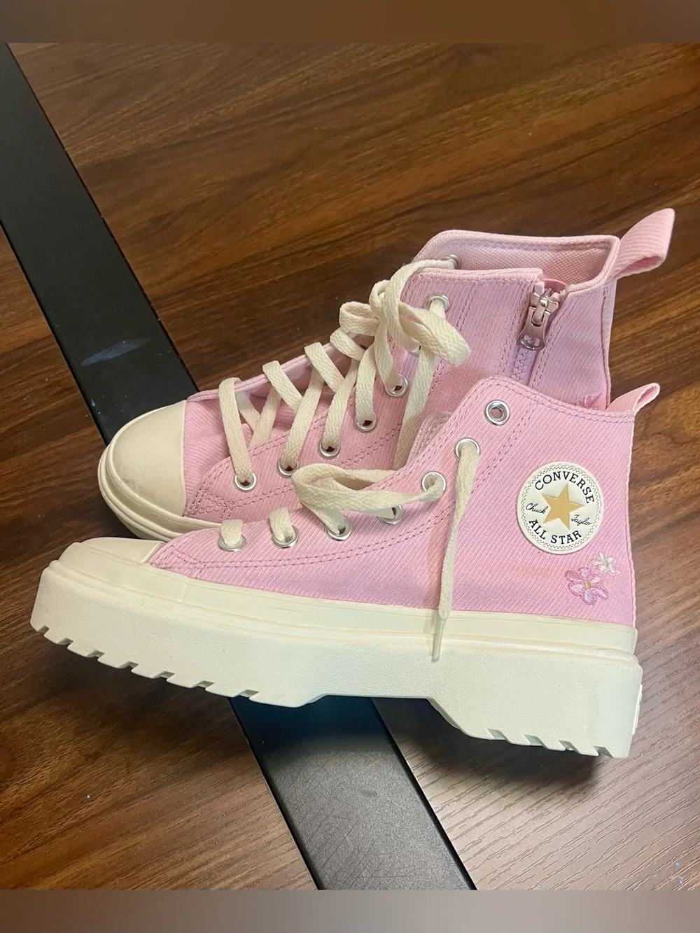 Converse Kids Pink High-Top Platform Sneakers size 3.5 new condition!